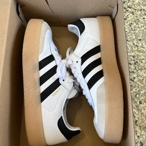 Adidas samba women 9.5 like new